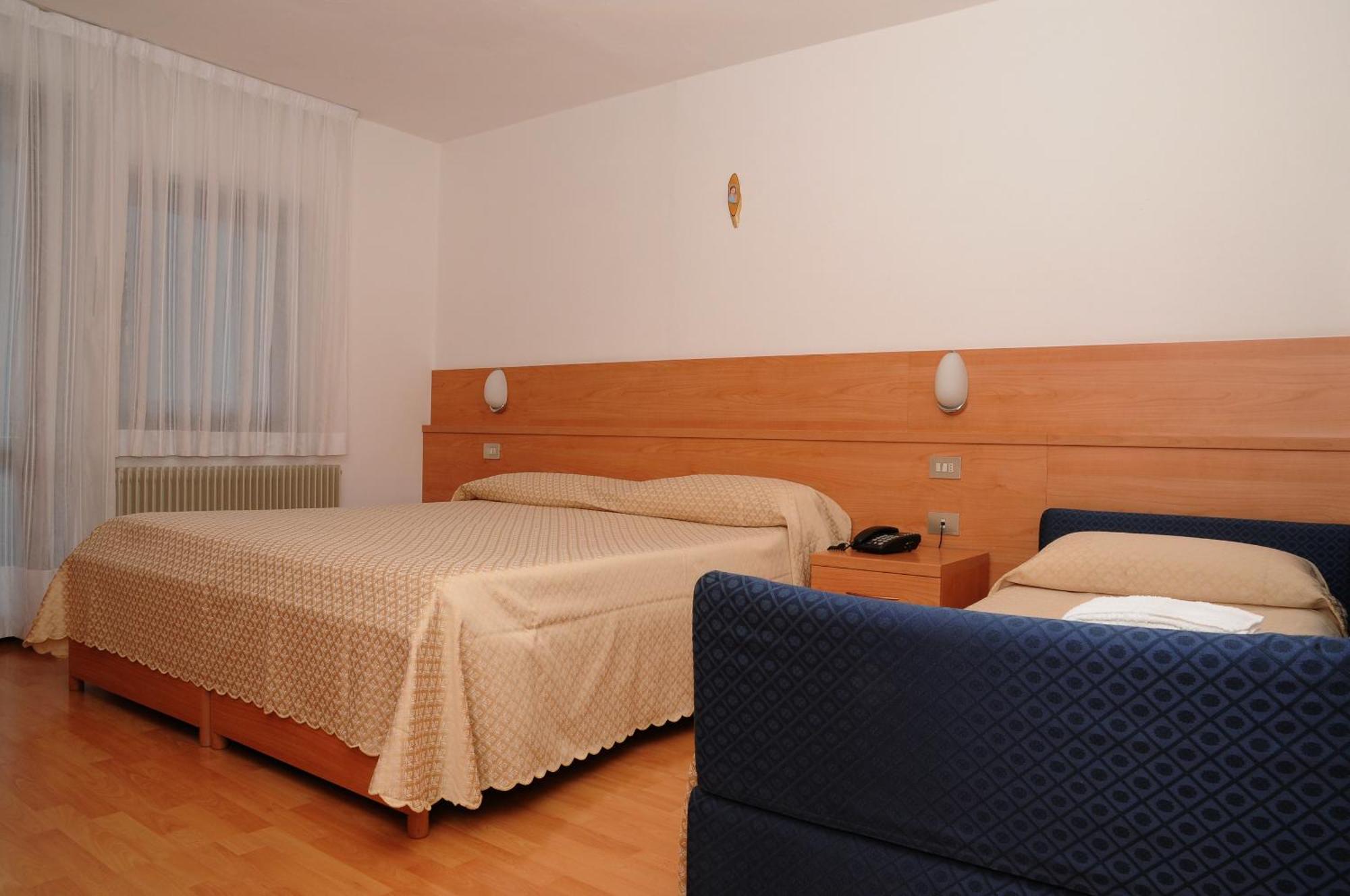Hotel Cima Tosa San Lorenzo Dorsino Esterno foto