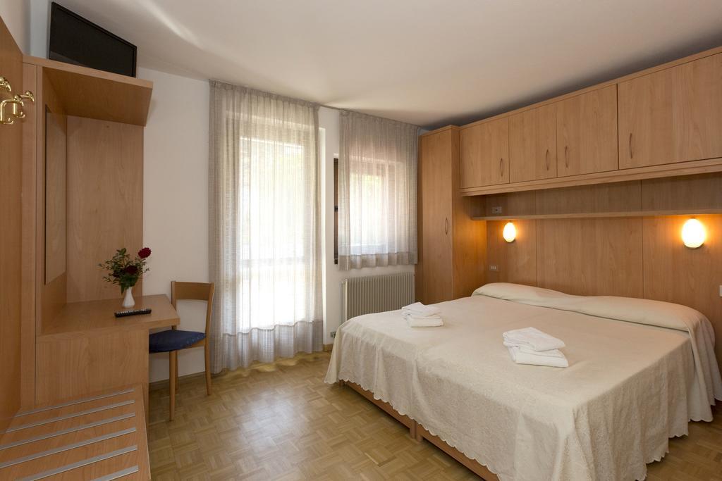 Hotel Cima Tosa San Lorenzo Dorsino Esterno foto