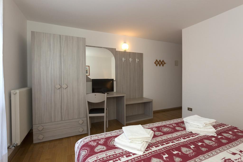 Hotel Cima Tosa San Lorenzo Dorsino Esterno foto